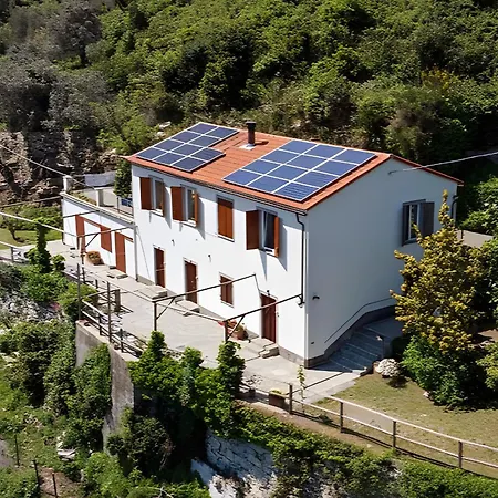 ゲストハウス Fattorialmare Rossa カモーリ